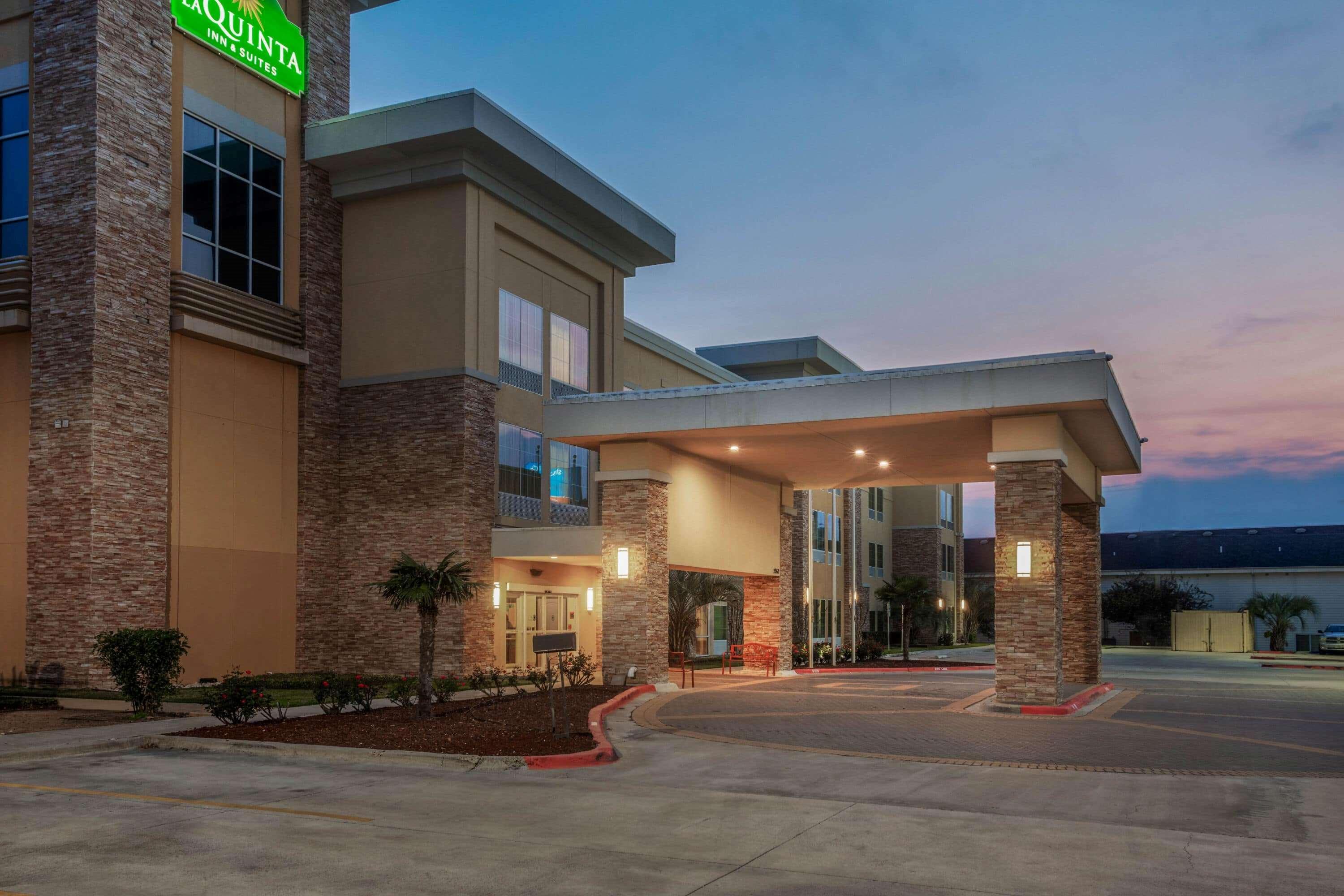 La Quinta By Wyndham Beeville Ngoại thất bức ảnh