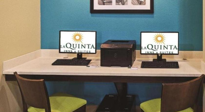 La Quinta By Wyndham Beeville Ngoại thất bức ảnh